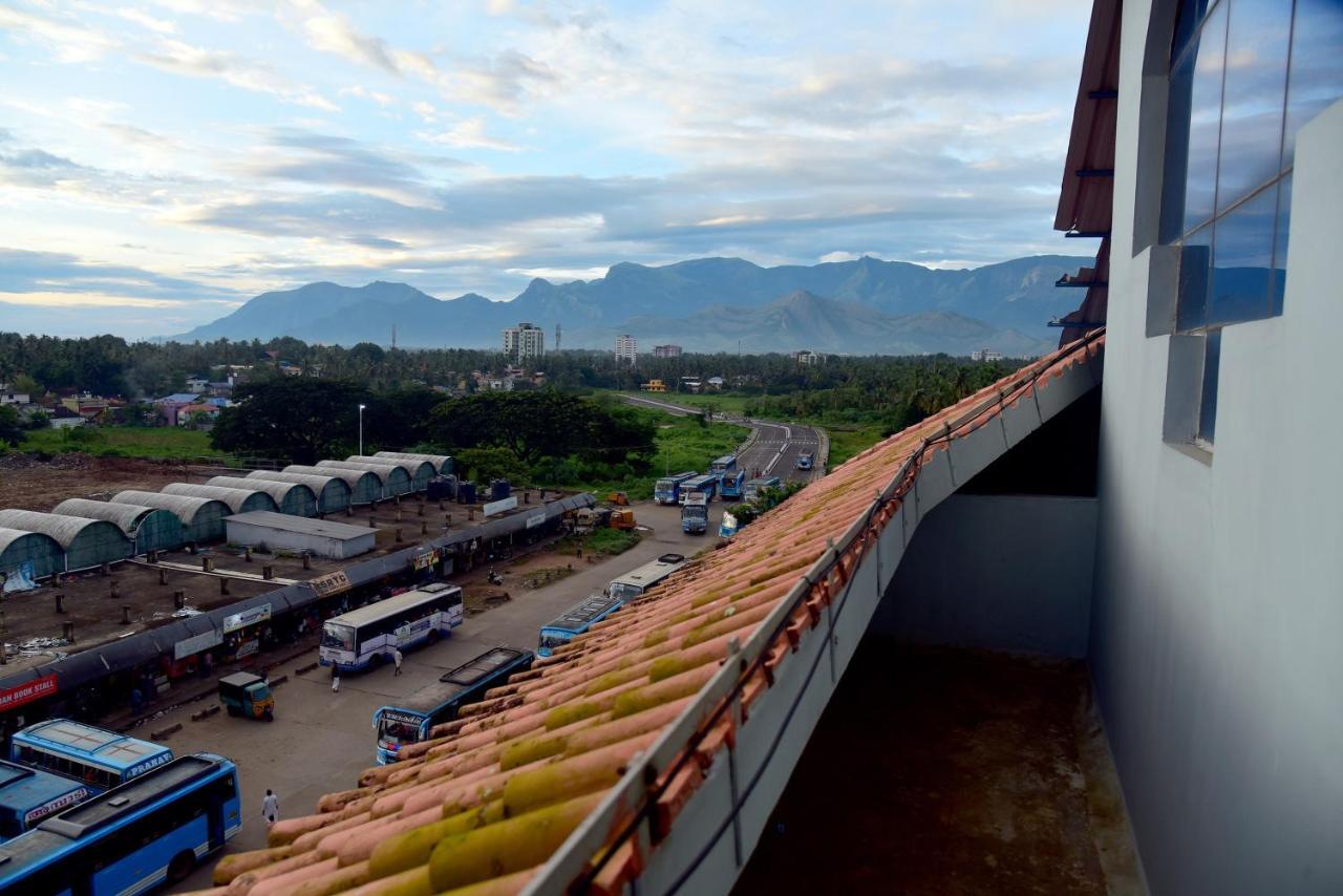 Hotel Kairali Towers Palakkad Exteriör bild