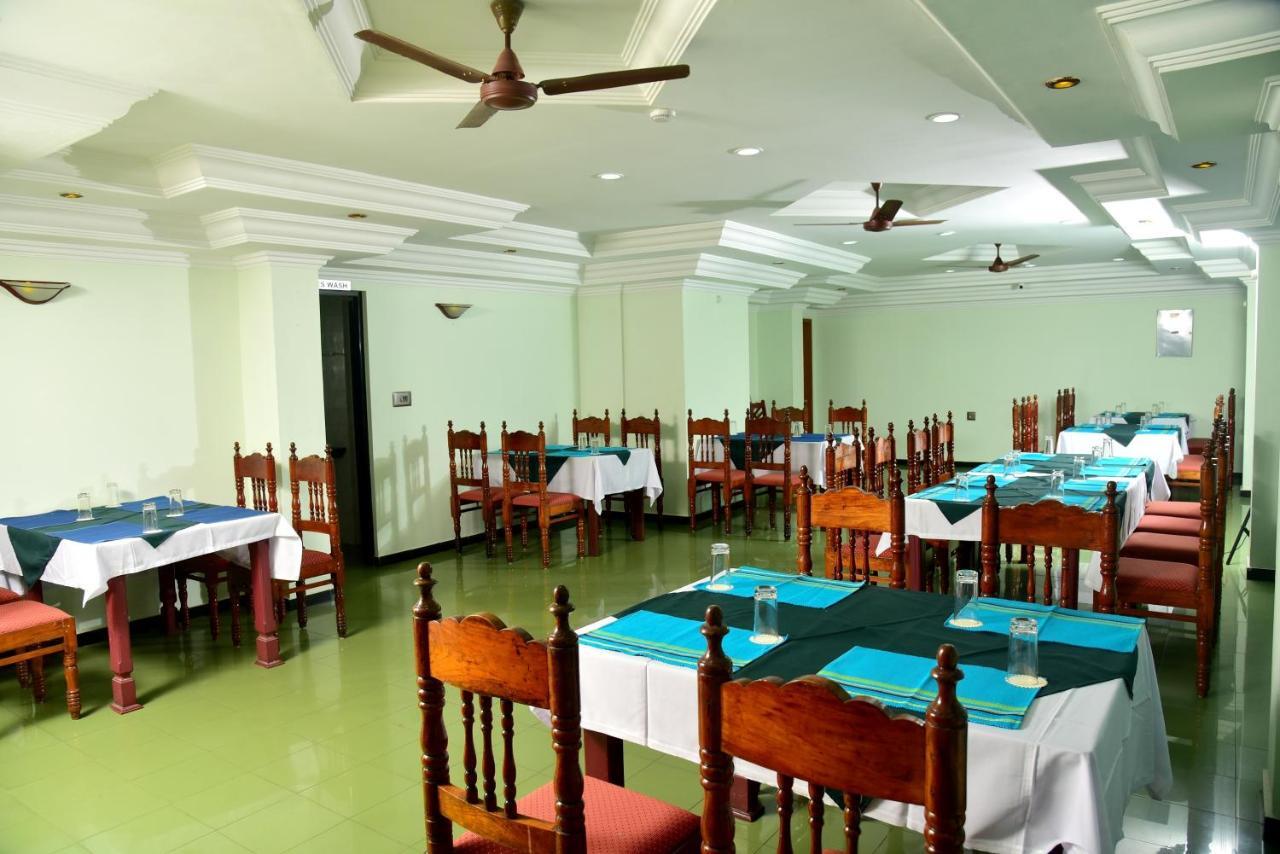 Hotel Kairali Towers Palakkad Exteriör bild