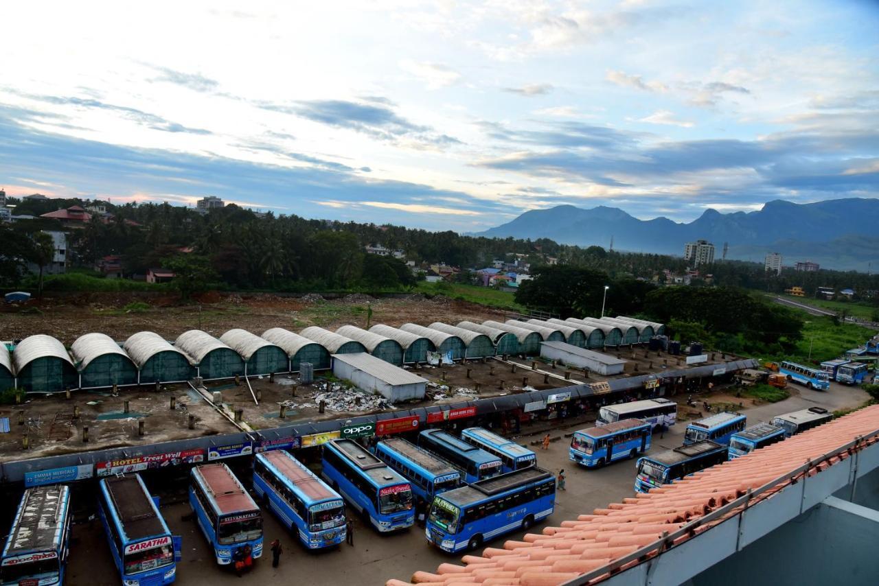 Hotel Kairali Towers Palakkad Exteriör bild